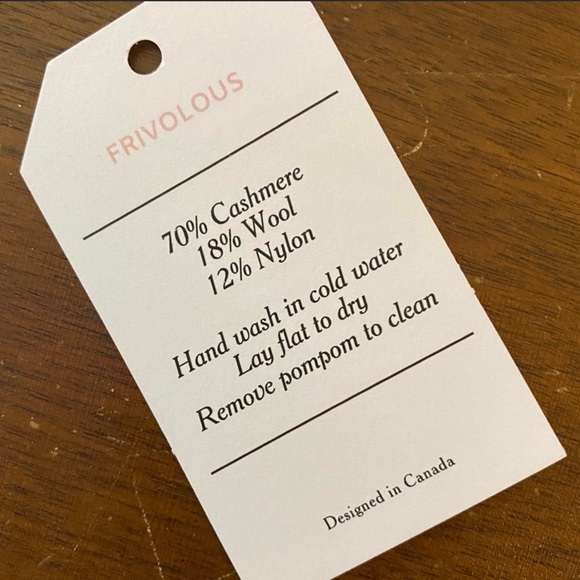 NWT Oversized Pom Cashmere Beanie /Toque -New Charcoal grey Adult size - Picture 2 of 2